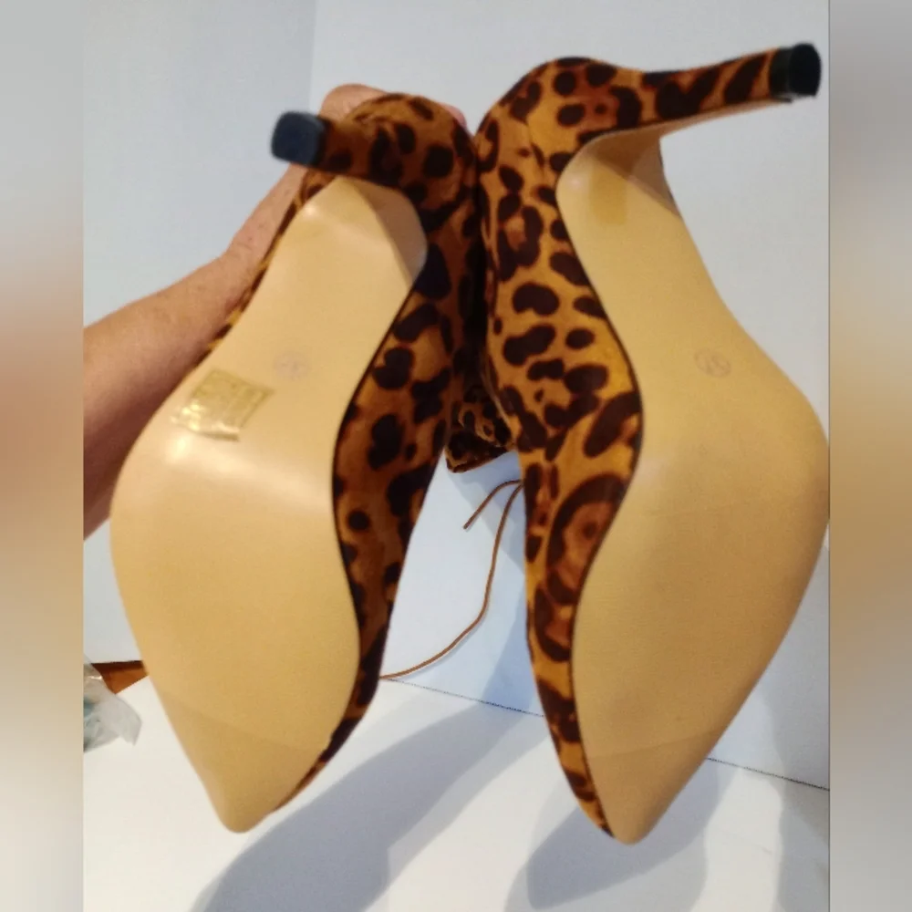 LEOPARD PRINT THIGH HIGH PULL ON BOOTS Sz. 37 EU / 6.5 or 7 US‎